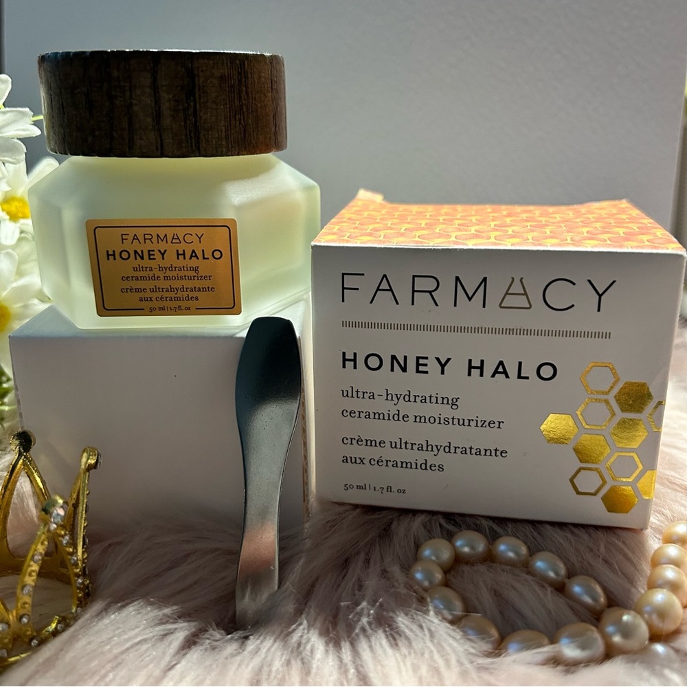 BNIB FARMACY
Honey Halo Ultra-Hydrating Ceramide
Moisturizer